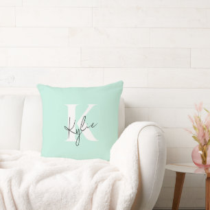 Moderne Mint Cream Gepersonaliseerde Monogram Naam Kussen