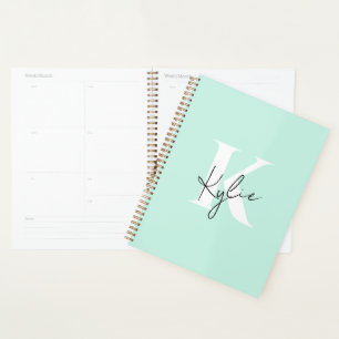 Moderne Mint Cream Gepersonaliseerde Monogram Naam Planner