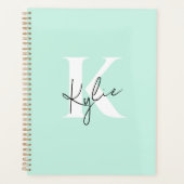 Moderne Mint Cream Gepersonaliseerde Monogram Naam Planner (Voorkant)