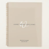 Moderne Mocha Bruine Witte Script Monogram Planner (Voorkant)
