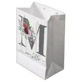 Moderne Monogram Bloem Initial Naam Medium Cadeauzakje (Voorkant Gekanteld)