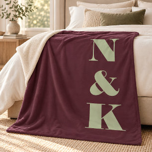 Moderne Monogram Eerste Letters Burgundy Sage Nieu Fleece Deken