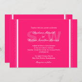Moderne Monogram Hot Pink bruiloft uitnodiging (Voorkant / Achterkant)