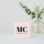 Moderne Monogram Initialen QR Code Blush Roze Vierkante Visitekaartje (Staand voorkant)