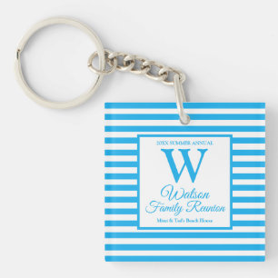 Moderne monogram lichte blauwe strepes gezinsheren sleutelhanger