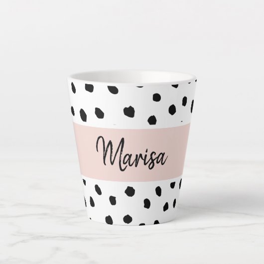 Moderne monogram naam | Pastel Roze en Zwarte Stip Latte Mok (Voorkant)