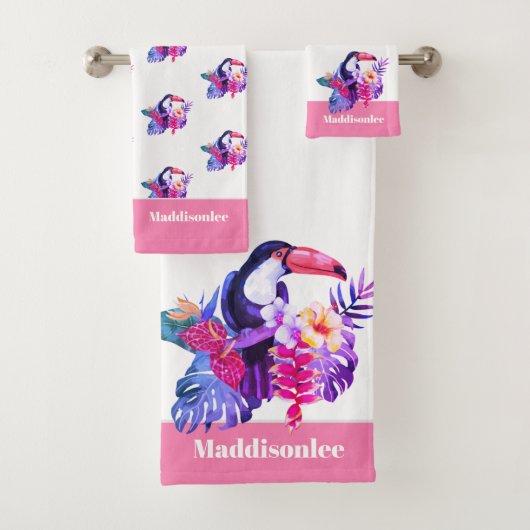 Moderne monogram Naam Zwarte Roze Flamingo Bathroo Bad Handdoek (Insitu)