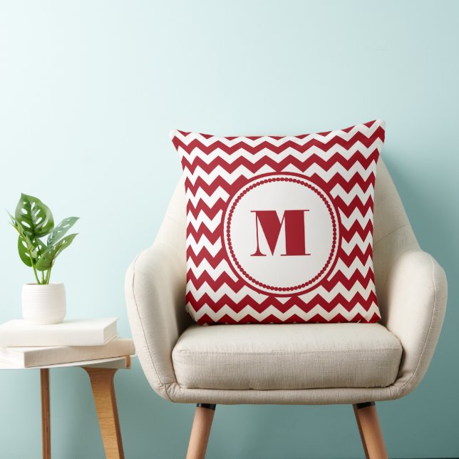 Moderne Monogram Rode Chevron Stripes Kussen (Stoel)