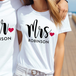 Moderne 'Mrs.' kalligrafie Hart Monogram T-shirt