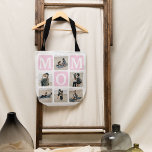 Moderne Multi Photo Grid Cute MOM Sac fourre-tout<br><div class="desc">Créez votre propre sac fourre-tout MOM avec ce montage et ce texte de grille multi-photo moderne. Design dispose de 6 Photographies avec carrés d'angle incurvés avec le texte MOM en blocs roses qui peuvent être changés en n'importe quelle couleur. Au verso, le texte "Meilleure maman du monde" avec une mignonne...</div>