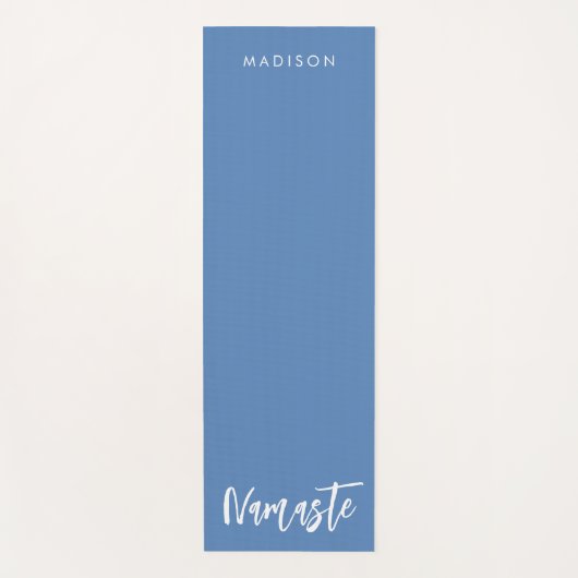 Moderne Namaste Naam Dusty Blue Yoga Mat (Voorkant)