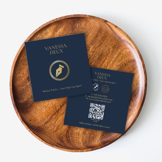 Moderne Navy & Gold Notary Pen QR Logo Elegant Vierkante Visitekaartje