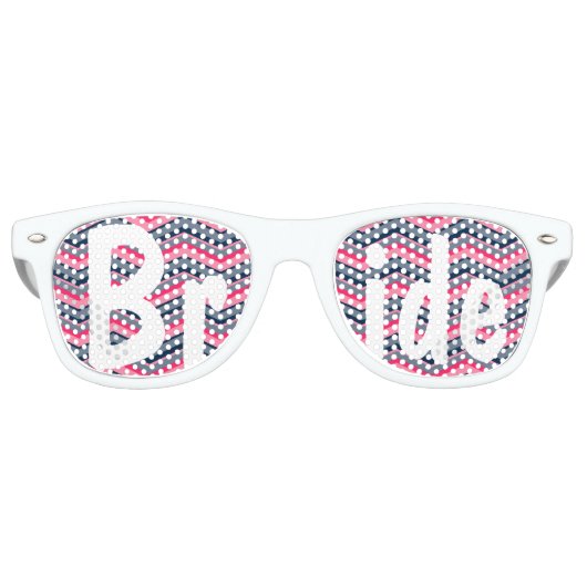 Moderne neon roze marine blauw chevron bruiloft br retro zonnebril (Voorkant)