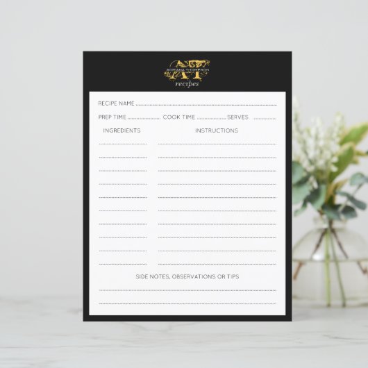 Moderne ontvangst met zwart-wit en gouden monogram (Staand voorkant)