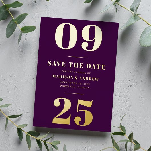 Moderne Paarse en Gold Bold Date Save the Date Folie Uitnodiging