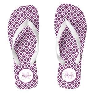 Moderne Paarse en witte Geometrische monogramnaam Teenslippers