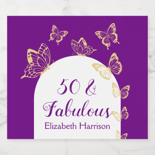 Moderne Paarse gouden vlinders Fabulous Birthday Sparkling Wijnetiket (Enkel label)