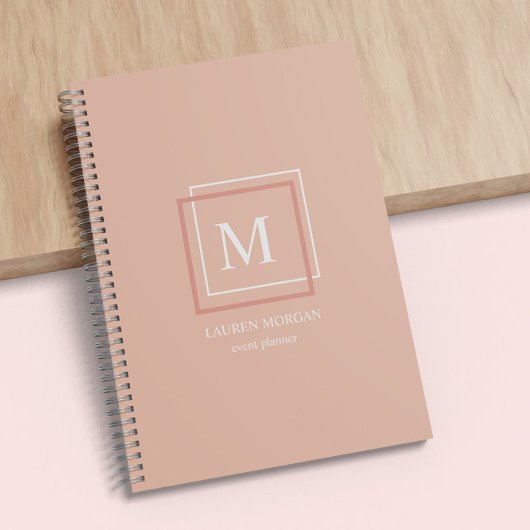 Moderne Pastel Monogram Peach Planner personnalisé