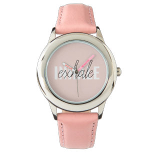 Moderne Pastel Roze Inhale Exhale Quote Horloge