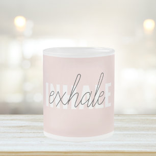 Moderne Pastel Roze Inhale Exhale Quote Matglas Koffiemok