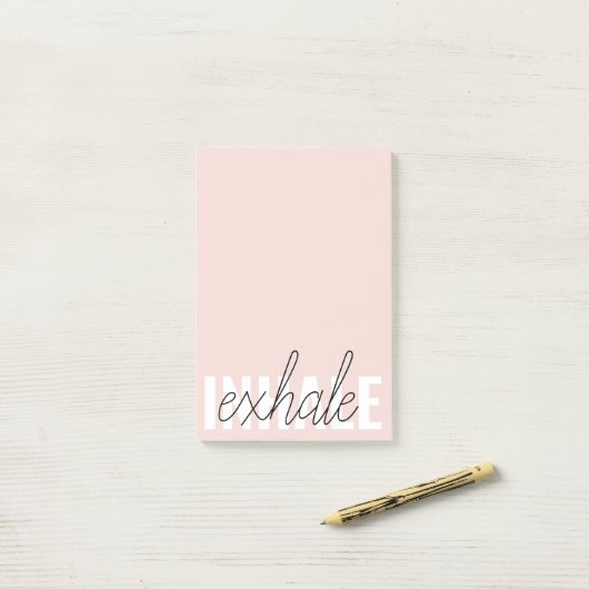 Moderne Pastel Roze Inhale Exhale Quote Post-it® Notes (Op bureau)
