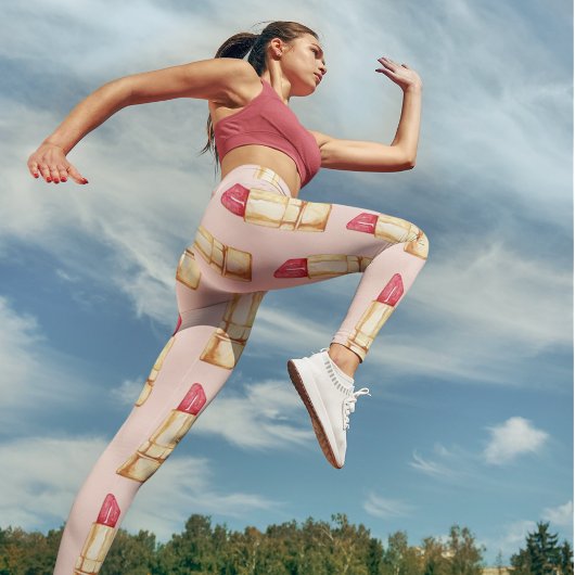 Moderne pastroze en rode lipstick, meisje leggings