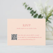 Moderne Peach QR Code Elegante bruiloft RSVP Kaartje (Staand voorkant)