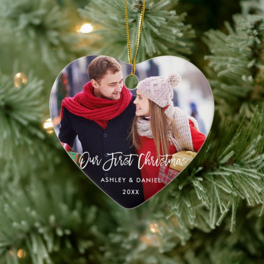 Moderne penseelscript Ons eerste kerstpaar H Keramisch Ornament (Boom)