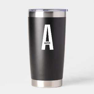 Moderne persoonlijke badmonogram en naam geïsoleerde drinkbeker