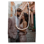 Moderne persoonlijke fotobruiloft medium cadeauzakje (Achterkant)