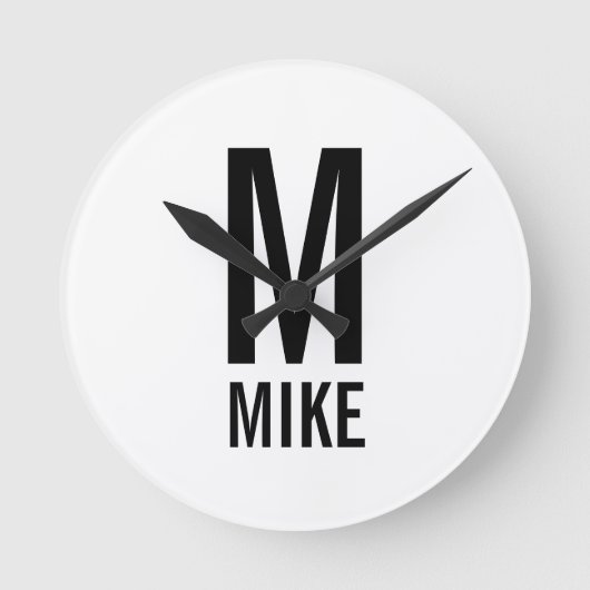 Moderne persoonlijke monogram en naam ronde klok (Voorkant)
