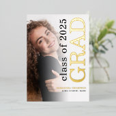 Moderne Photo Grad 2025 Gold Real Foil Faire-part (Debout devant)