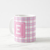 Moderne Preppy Plaid Roze Paars Varsity Monogram Koffiemok (Voorkant links)