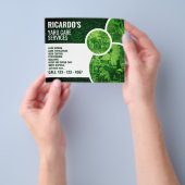 Moderne professionele groene flyer (Hand)