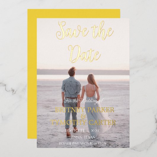 Moderne QR Code Yellow Weddenschap met fotoscript Folie Uitnodiging (Voorkant / Achterkant)