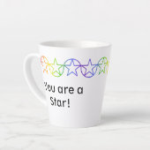 Moderne Rainbow Star Latte Mug personnalisé (Angle gauche)