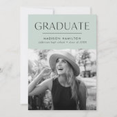 Moderne Rand Lichtgroene Foto Afstudeerkaart Aankondiging (Voorkant)