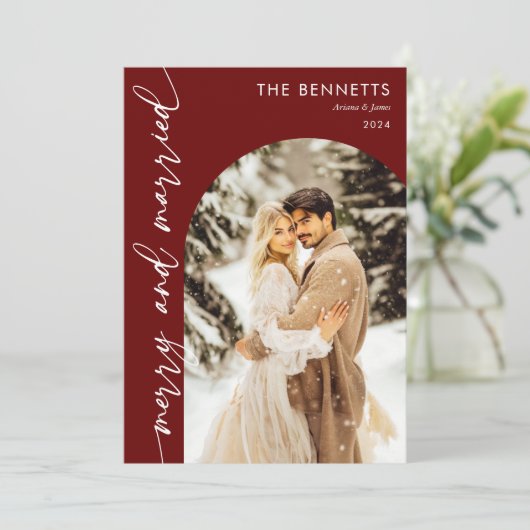 Moderne Red Arch Foto Passen getrouwd Vrolijk & Ge Feestdagenkaart (Staand voorkant)