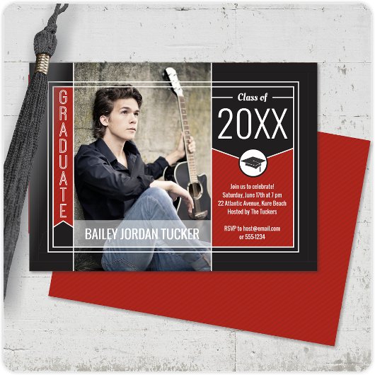 Moderne Red Graduate Photo Invitation