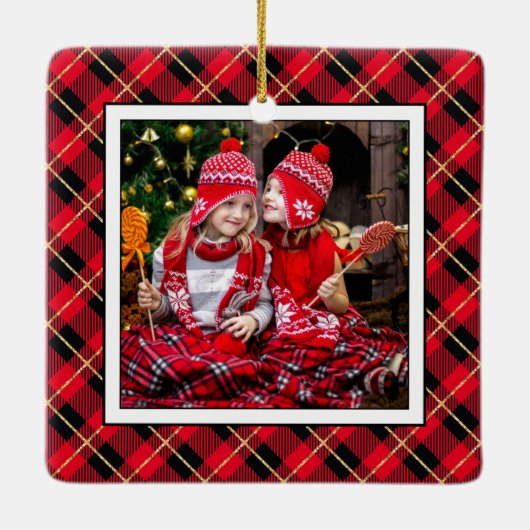 Moderne Red Pset Check Gold Accenten, monogrammen Keramisch Ornament (Achterkant)