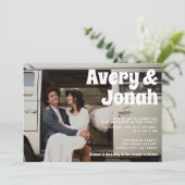 Moderne  Retro Bold Typography Photo Wedding Kaart (Staand voorkant)