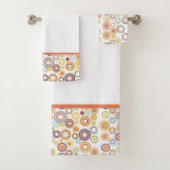 Moderne retro herfstcirkels uit het midden van de bad handdoek (Insitu)