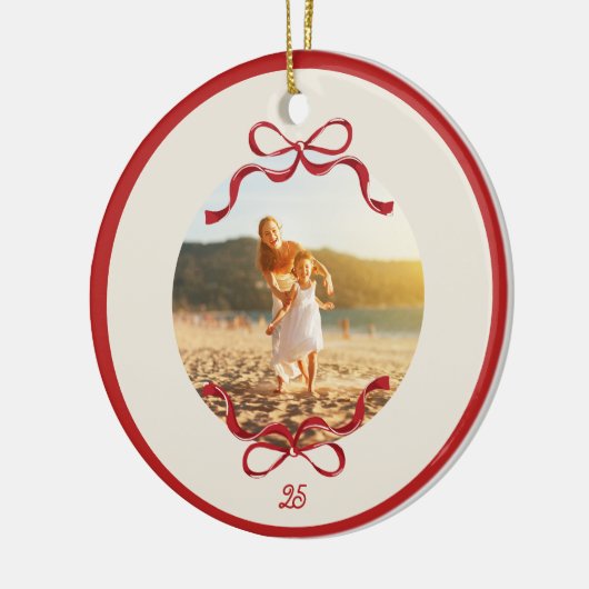 Moderne Retro Red Bows Trendy kerstfoto Keramisch Ornament (Links)
