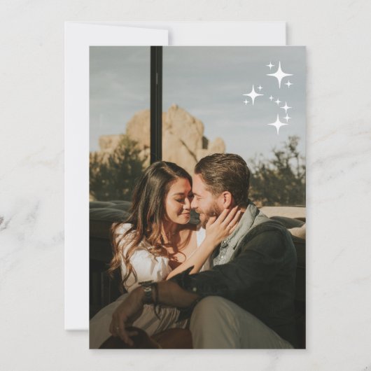 Moderne retro We krijgen Hitched Wedding Invite Kaart (Achterkant)