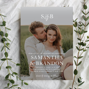 Moderne romantische foto Monogram Overlay Bruiloft Kaart