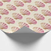 Moderne Rood Roze Schelpen op Beige Cream Cadeaupapier (Hoek)