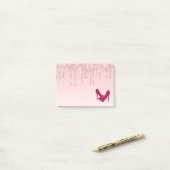 Moderne roze glitterschijven en hoge niveaus post-it® notes (Op bureau)