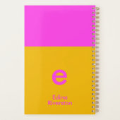 Moderne Roze Oranje Monogram Initiaal Planner (Achterkant)