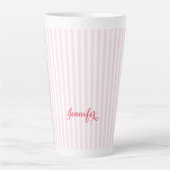 Moderne roze striped Elegant Typografie Monogramed Latte Mok (Voorkant)