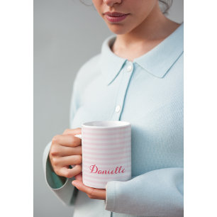 Moderne roze stripes Elegant Monogrammed Typografi Tweekleurige Koffiemok